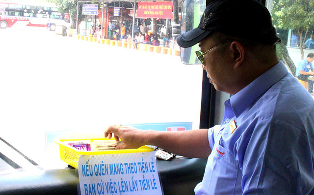 ​Saigon bus driver wins passengers’ hearts with small acts of kindness