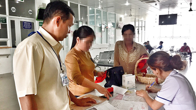 Vietnamese patients neglect health insurance due to long waiting time