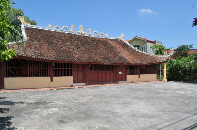 ​Ancient Vietnamese wooden temple demolished, replaced with concrete successor
