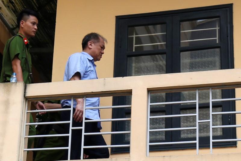 ​Vietnam jails former bankers in graft crackdown