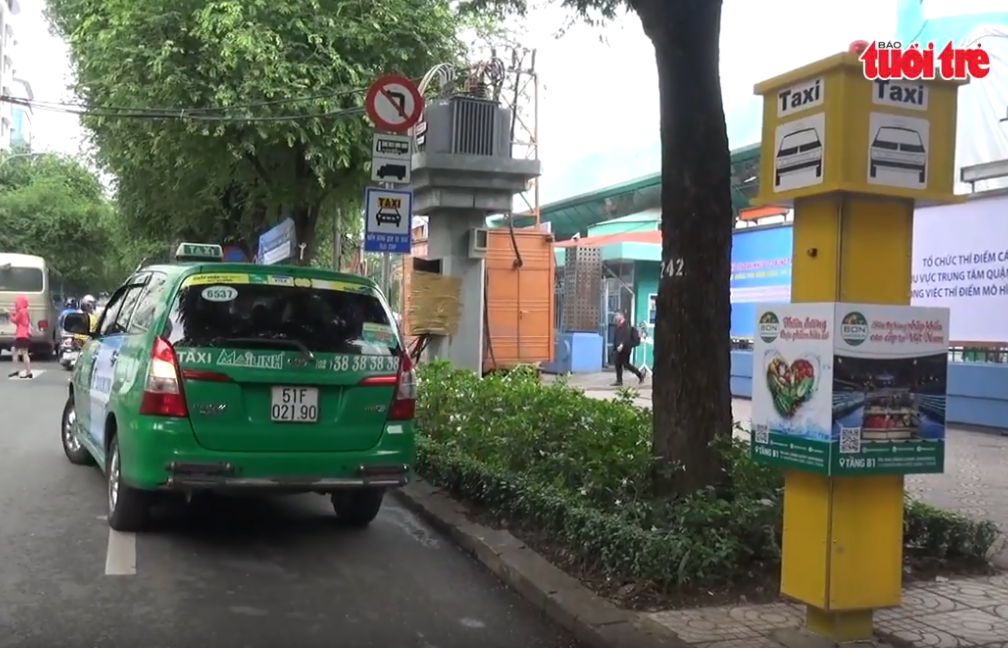 Downtown taxi stands put into use in Ho Chi Minh City