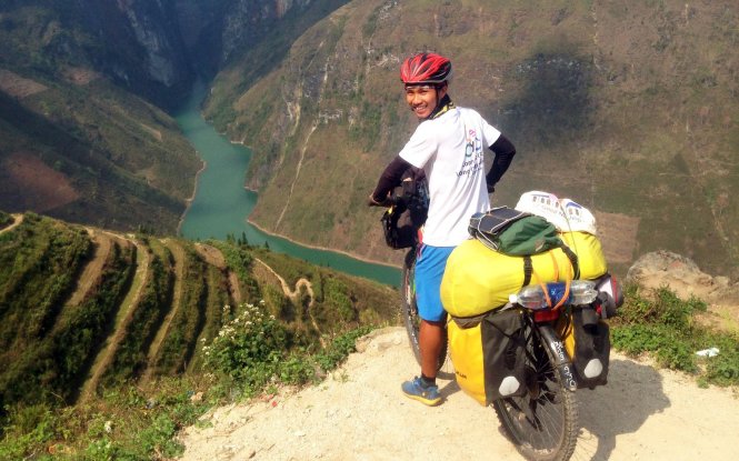 Vietnamese man pedals alone across seven countries in six months