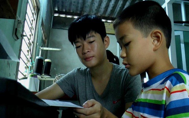 ​Vietnamese student suffering cancer tenaciously continues education