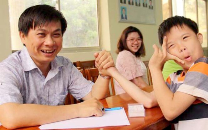 Vietnamese man gives 10,000 poor patients money for treatment