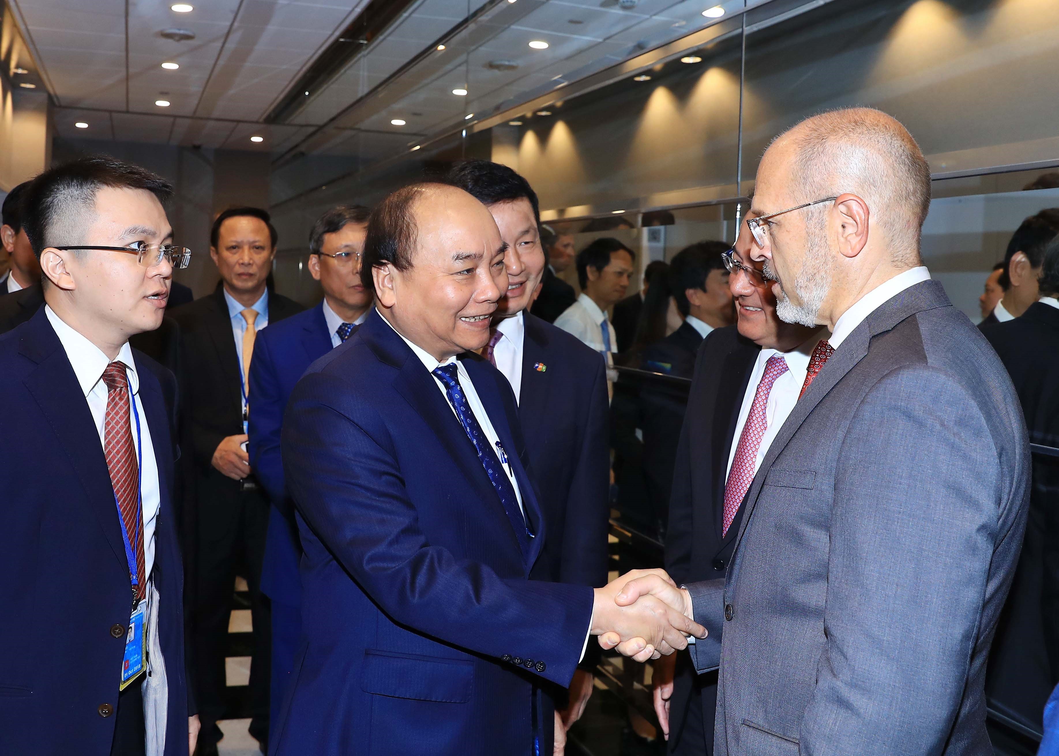 ​Vietnamese PM meets US firms to talk investment in Vietnam