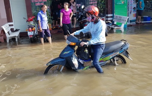 High tide breaks records, causes severe inundation in Vietnam’s Can Tho City
