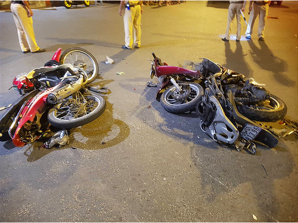 Multiple motorbikes are seen at the scene of accident in Ho Chi Minh City on October 21, 2018. Photo: Tuoi Tre