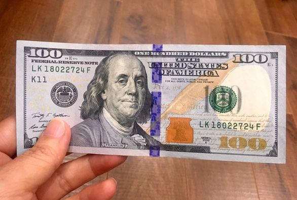 Vietnam man fined for exchanging dollar bill at local gold shop