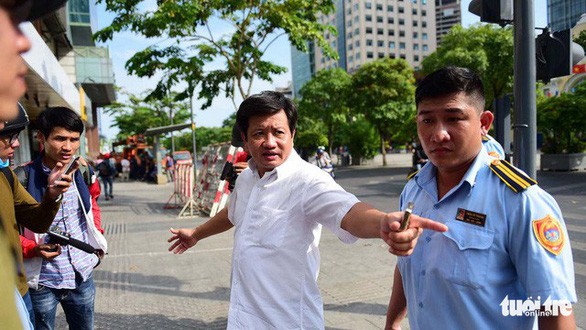 Ho Chi Minh City 'sidewalk captain' Doan Ngoc Hai keeps seat after resignation
