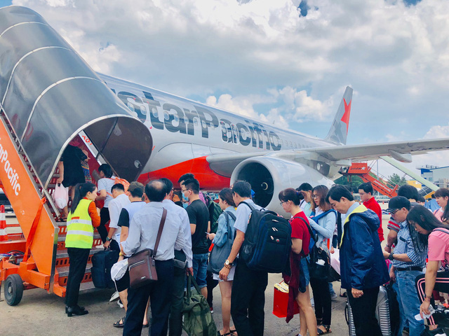 Passengers angered as Vietnamese carrier cancels flight after two-hour delay