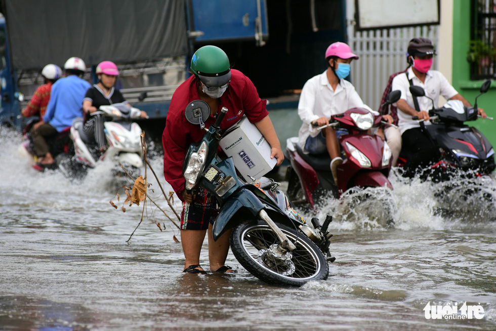Residents grapple with tidal flooding in Ho Chi Minh City