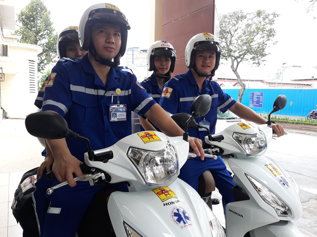 Vietnamese hospital pilots two-wheeled ambulance service