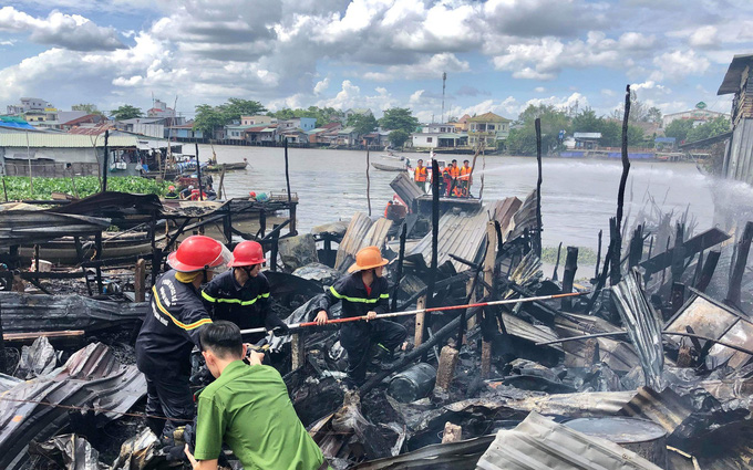 Fire guts houses near iconic floating market in Vietnam’s Mekong Delta