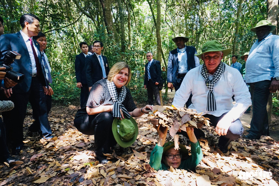 Cuban president tours Cu Chi Tunnels in Ho Chi Minh City