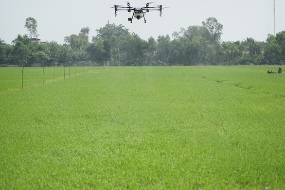 Crop-spraying drone showcased in Vietnam’s Mekong Delta