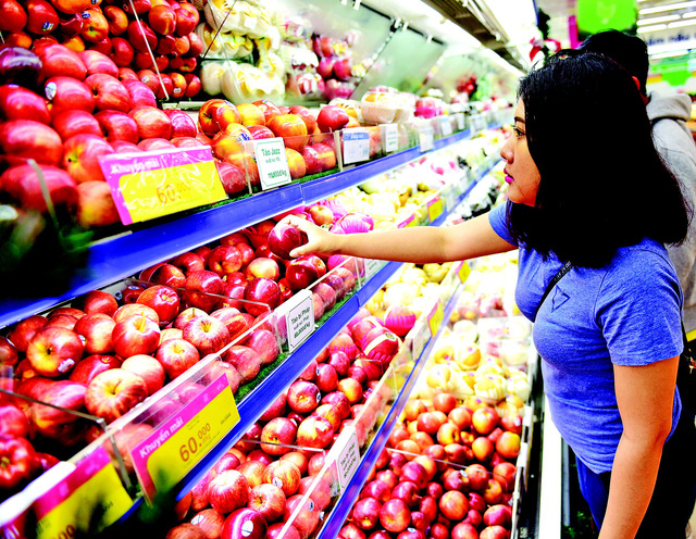 Fruit-exporting Vietnam spends over $1.4bn buying fruits, vegetables in ten months
