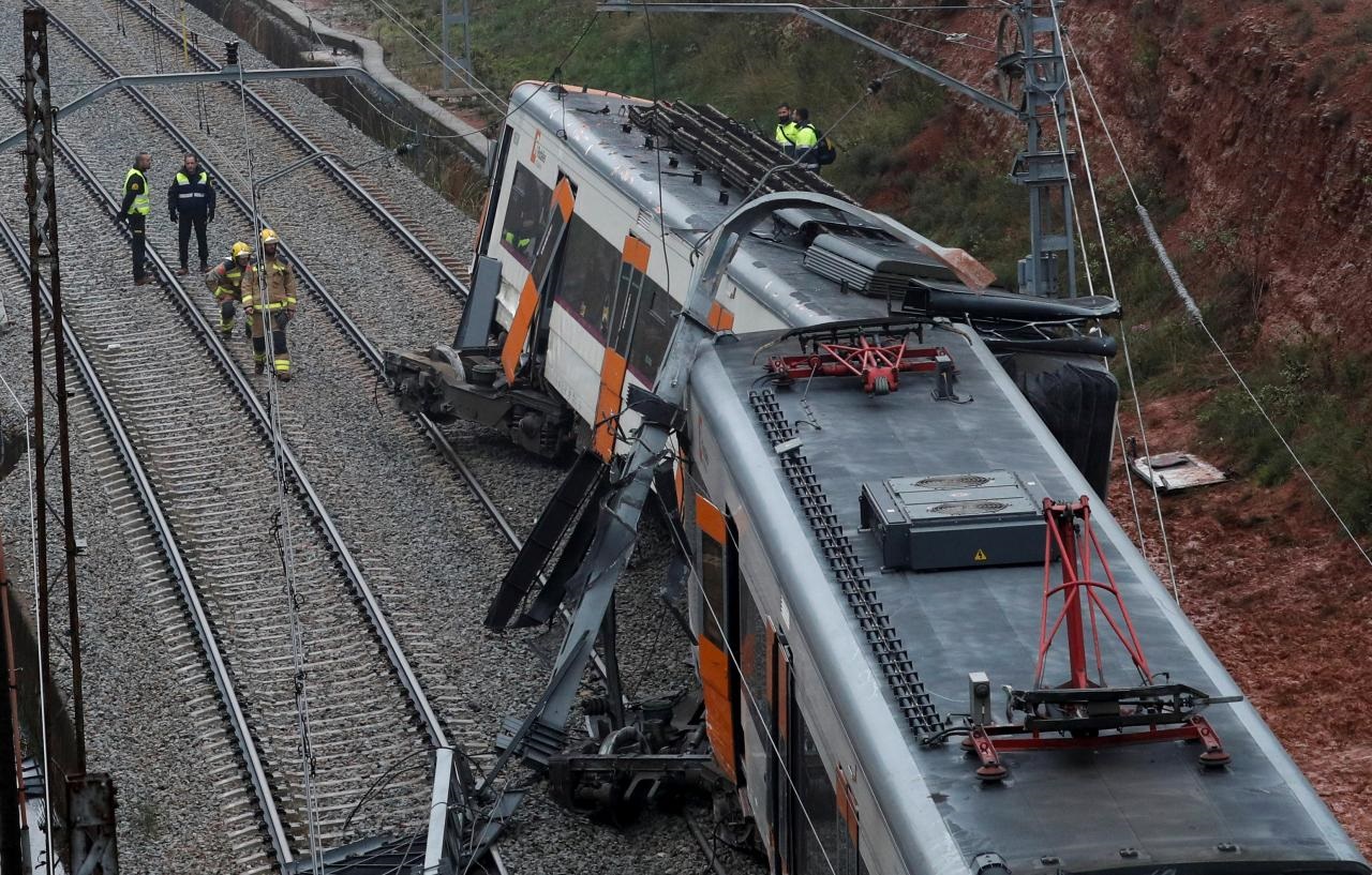 Train derails in north Spain, killing one, 44 hurt