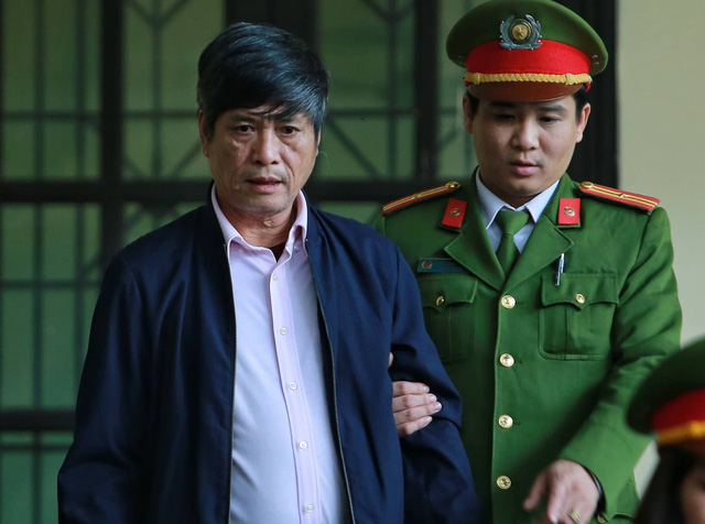 Vietnam’s former top cops get 9-10 yrs for backing online gambling ring
