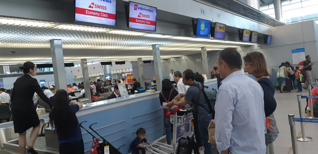 Vietnam on track to meet foreign arrival target as Jan-Nov tourist numbers top 14 million