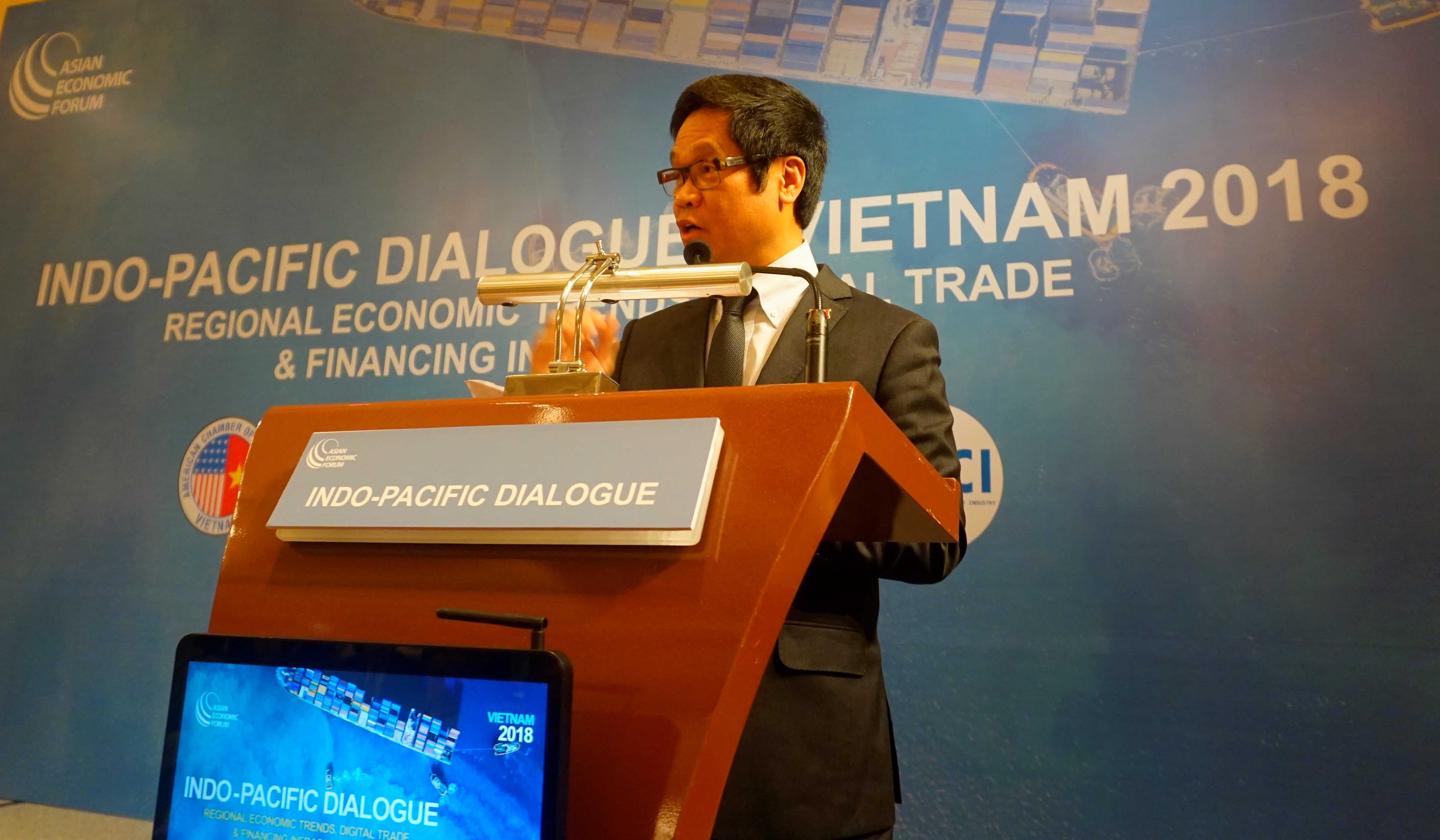 Vietnam cutting 50% of business and administrative procedures: VCCI president