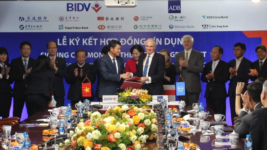 ADB, commercial lenders provide $300mn for Vietnam bank to support SMEs