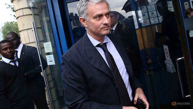 Mourinho leaves United after poor start to season