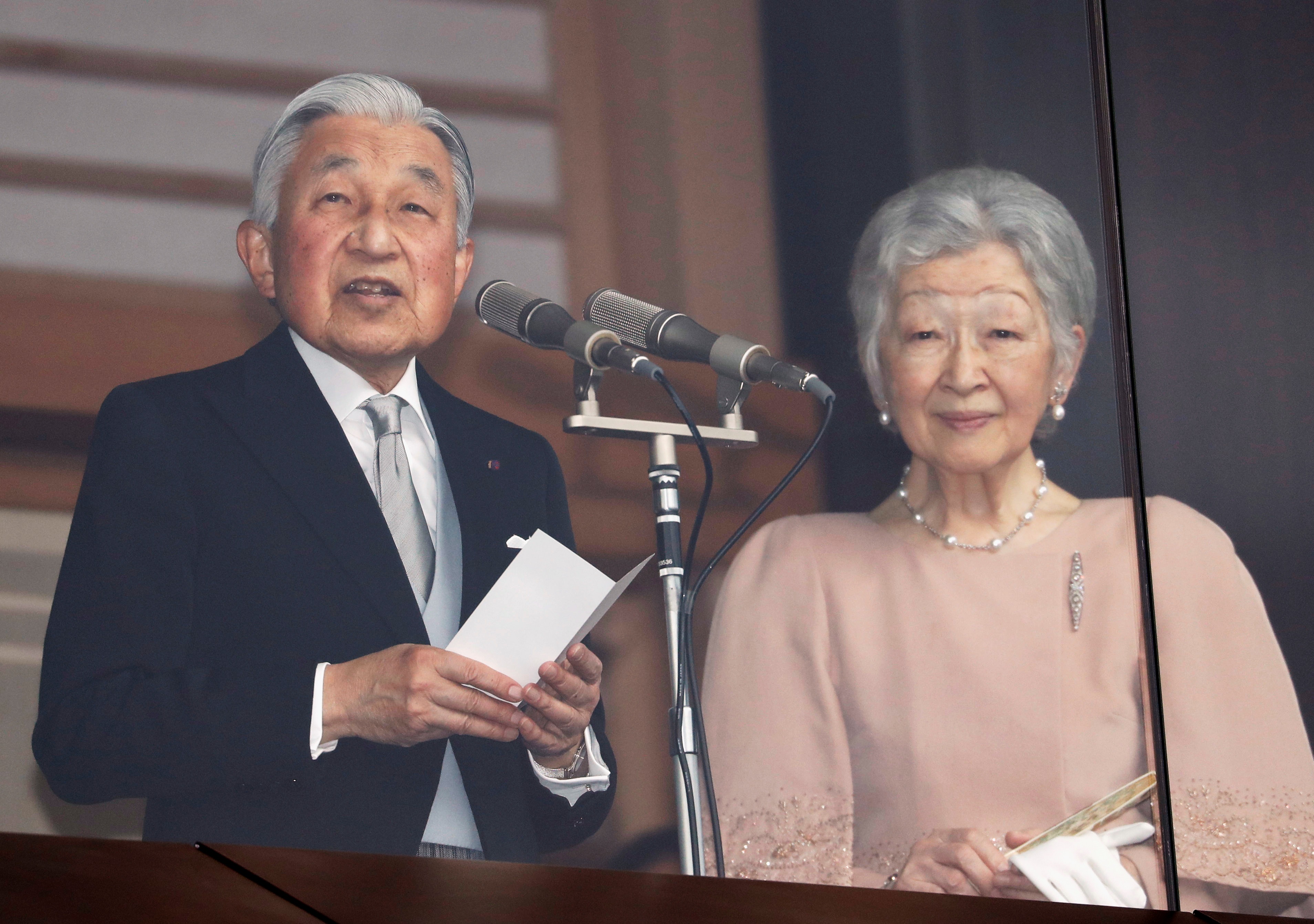Japan emperor draws huge birthday crowd before abdication next year