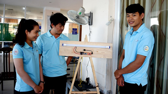 Vietnamese students create voice-controlled smart-lights
