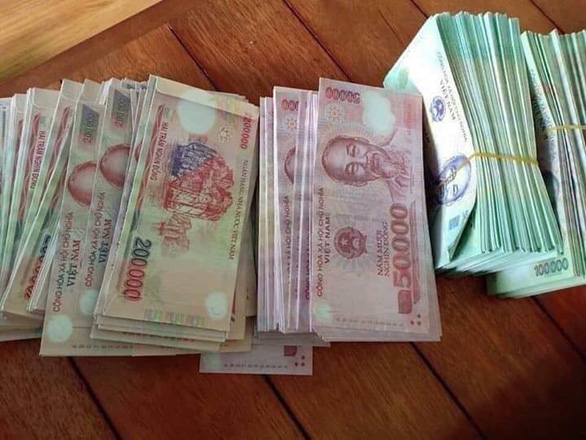 Banknote look-alike envelopes raise legal eyebrows in Vietnam