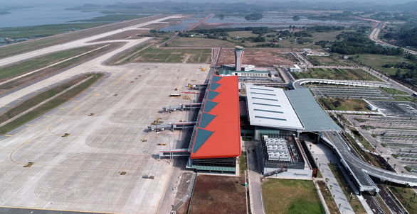 Premier attends ceremony to open new airport in province home to Ha Long Bay