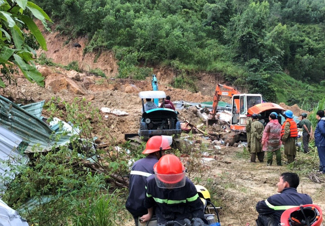 Three die in landslide in south-central Vietnam