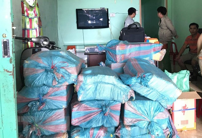 Police detain Vietnamese man for storing firecrackers, weapons