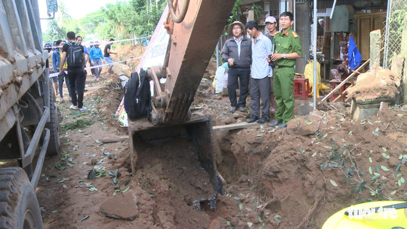 One wounded, houses damaged as excavator triggers bomb explosion in Vietnam