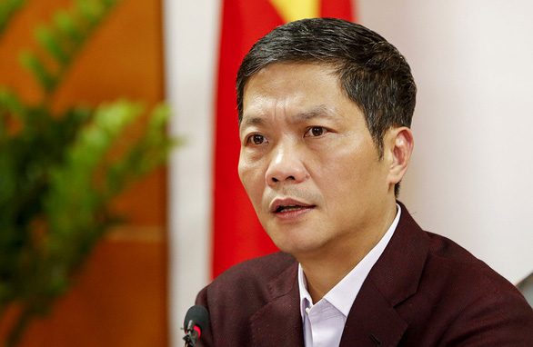 Vietnam minister apologizes after state car picked up family at airport