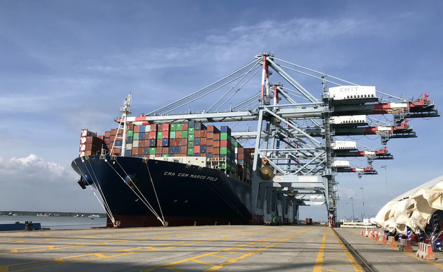 World's largest container ship docks at Vietnam port