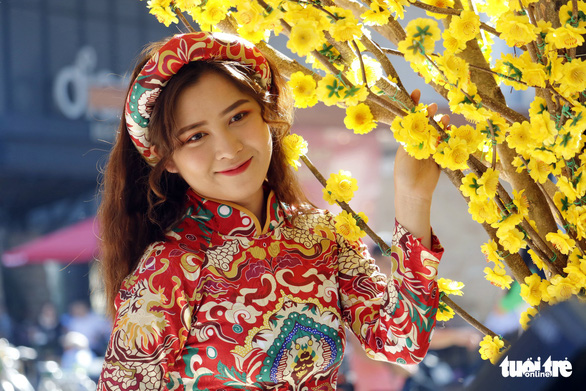 Women don ‘ao dai’ to welcome Lunar New Year in Ho Chi Minh City