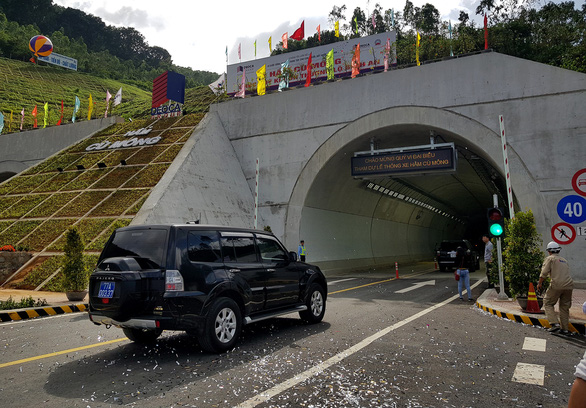 Passage of $172mn double-tunnel system opens to traffic in south-central Vietnam