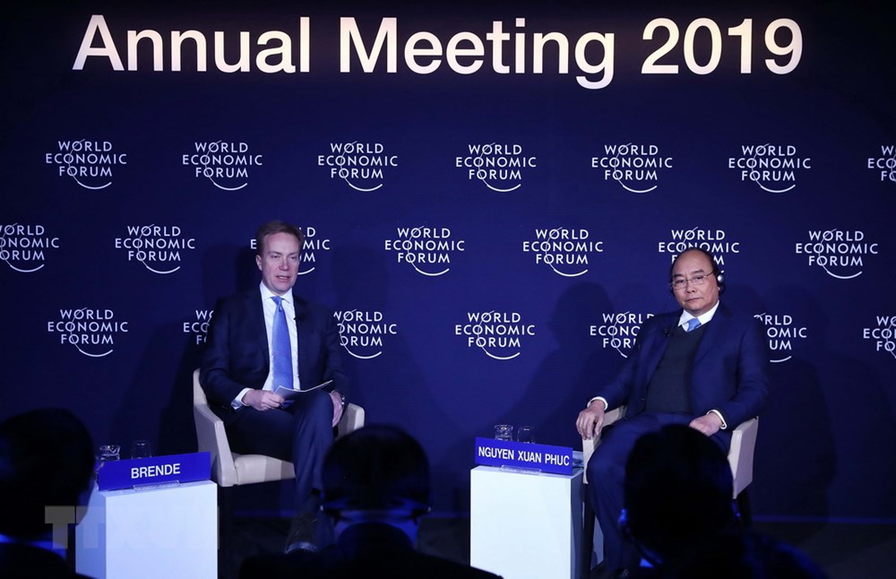 Vietnamese premier, WEF president join Vietnam-themed dialogue at annual meeting