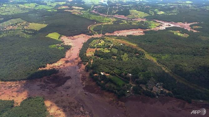 Hundreds missing after Vale dam burst at Brazil mine, seven bodies found