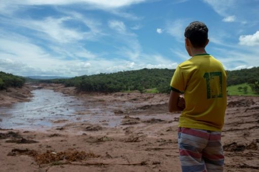 Search resumes at Brazil mine disaster site