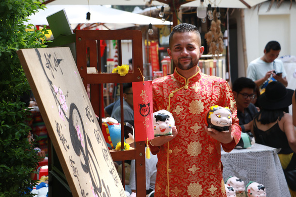 Foreigners embrace Vietnamese traditions of Tet
