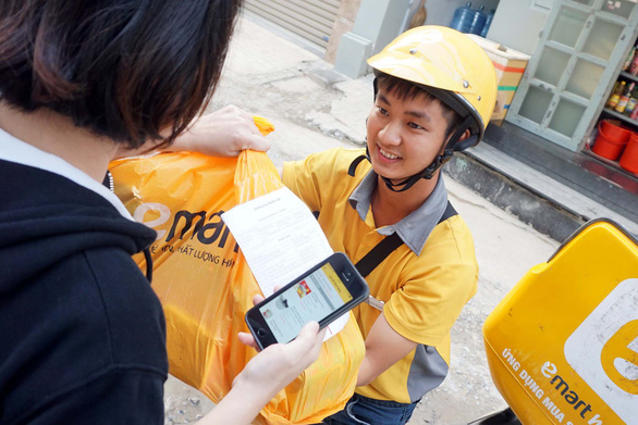 Vietnamese supermarkets allow people to shop for Tet via apps