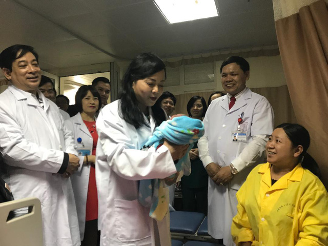 Vietnam moves to allow single women artificial insemination