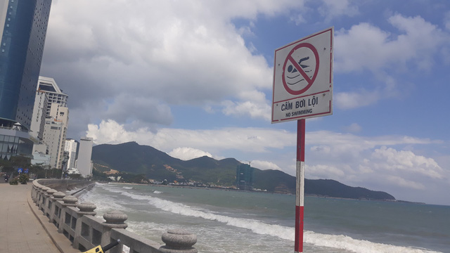Two Russians drown in Nha Trang