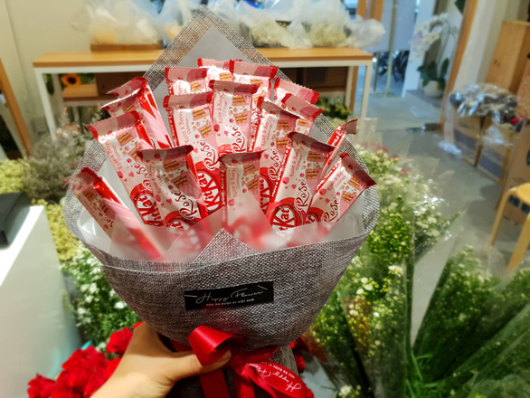 Edible bouquets widely on sale for Valentine’s Day in Ho Chi Minh City