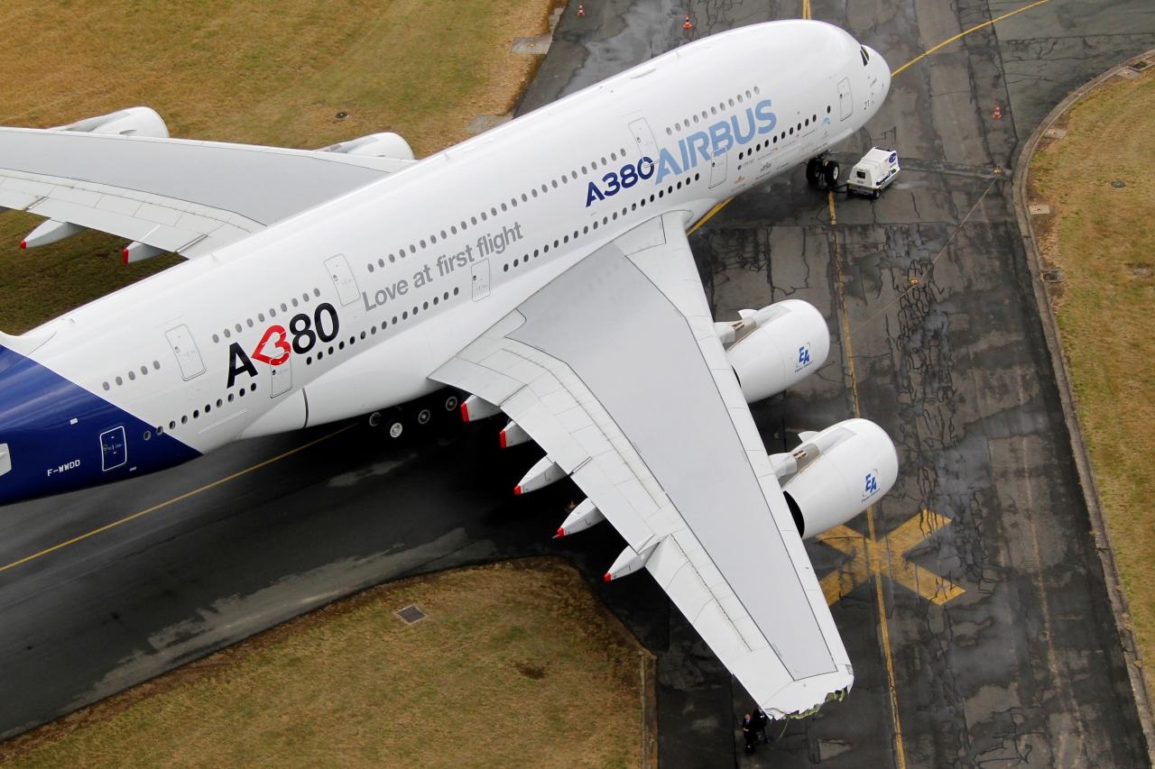 Airbus to scrap A380 superjumbo production as sales slump