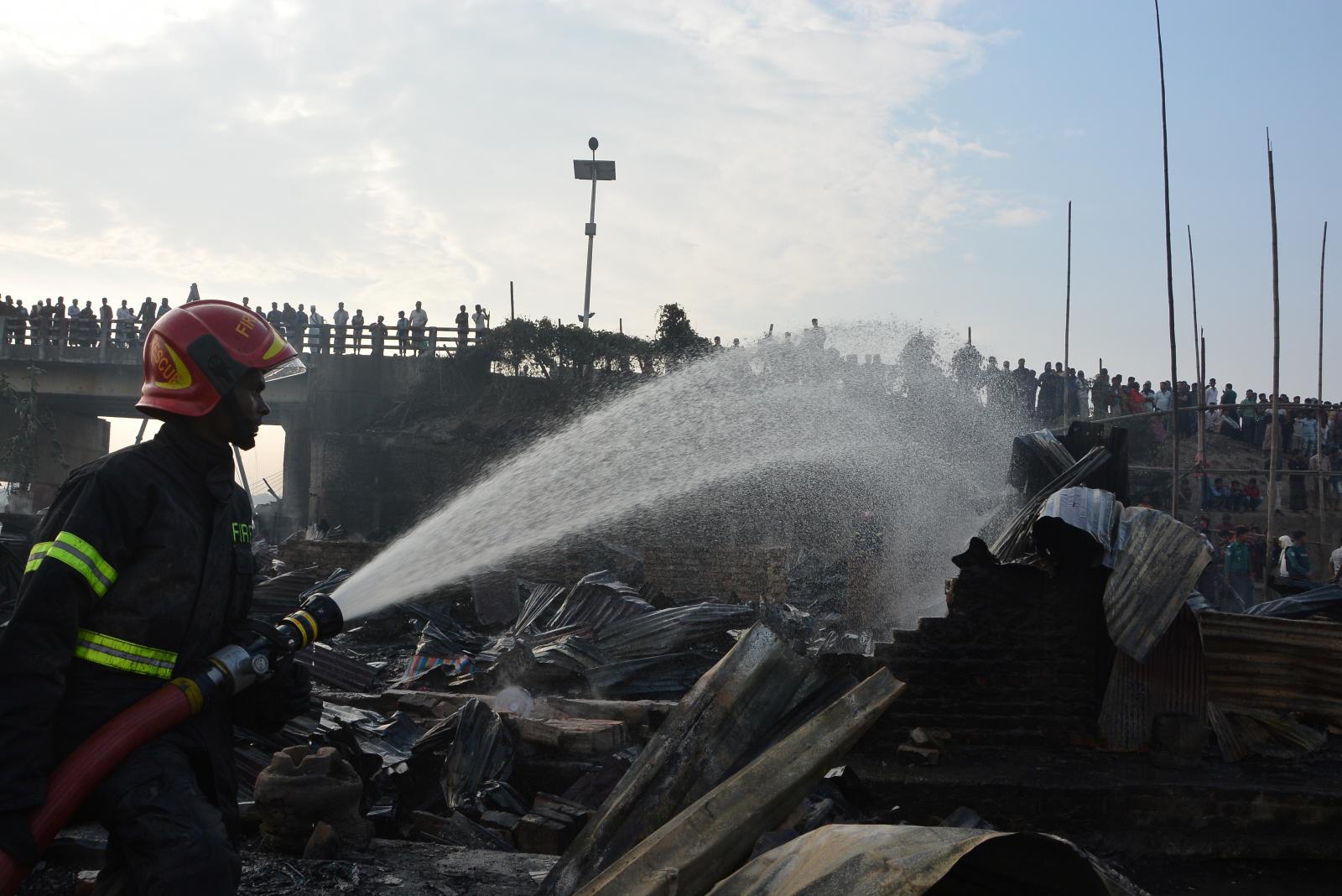 Bangladesh slum fire kills at least eight