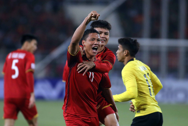 Veteran Vietnam international forward offered short-term deal by leading Thai club
