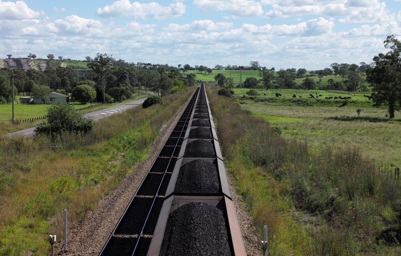 Australia seeks to reassure investors over coal ban at China port