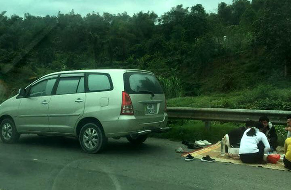 Officers impound car as travelers caught picnicking along northern Vietnam expressway